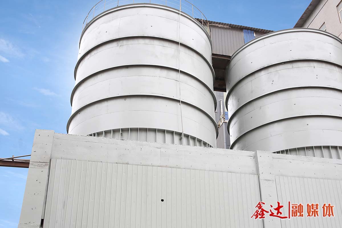 決戰全年勝丨精心“備餐”保高爐，原料廠奮斗號角正響亮！